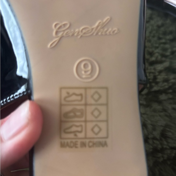 Seychelles patent Black Women's Heels - Picture 4 of 6